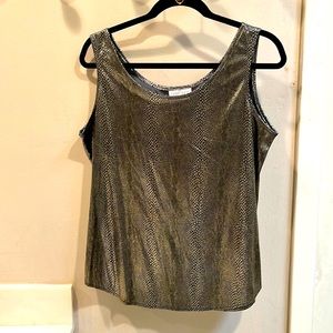 Metallic patterned shell